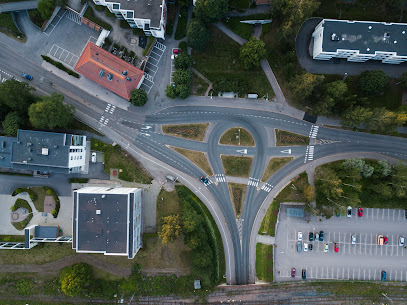 Salon Station Parking