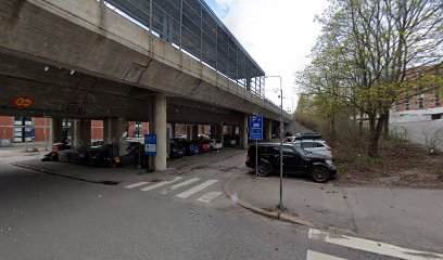 Salon Station Parking